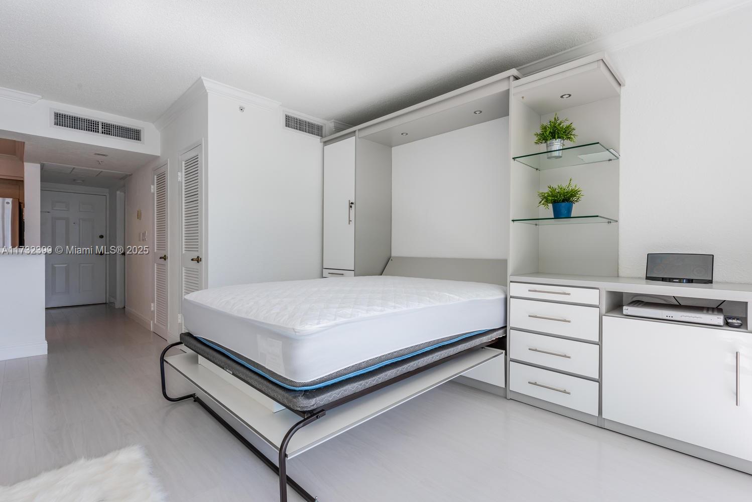 WAVE CONDO - Residential Lease