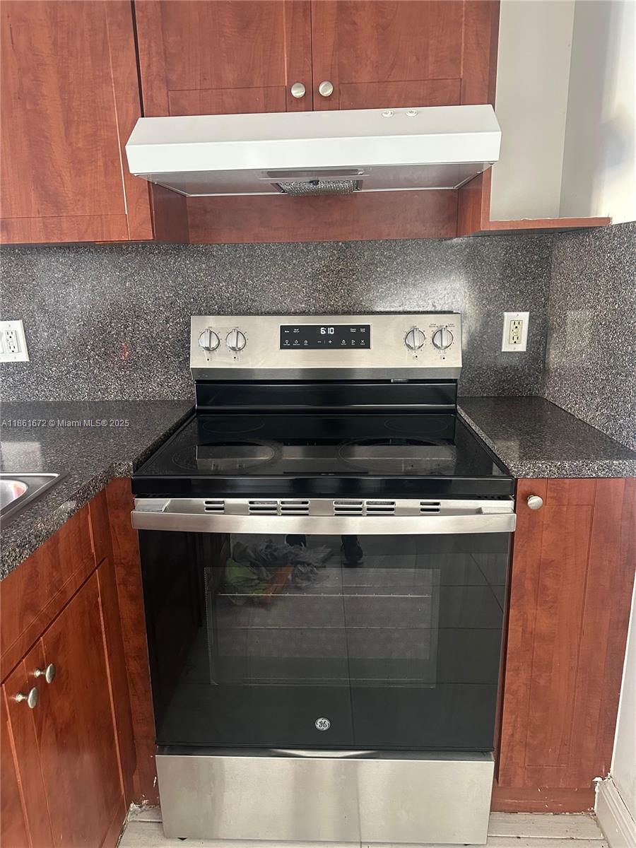 LAWRENCE EST LAND COS SUB - Residential Lease