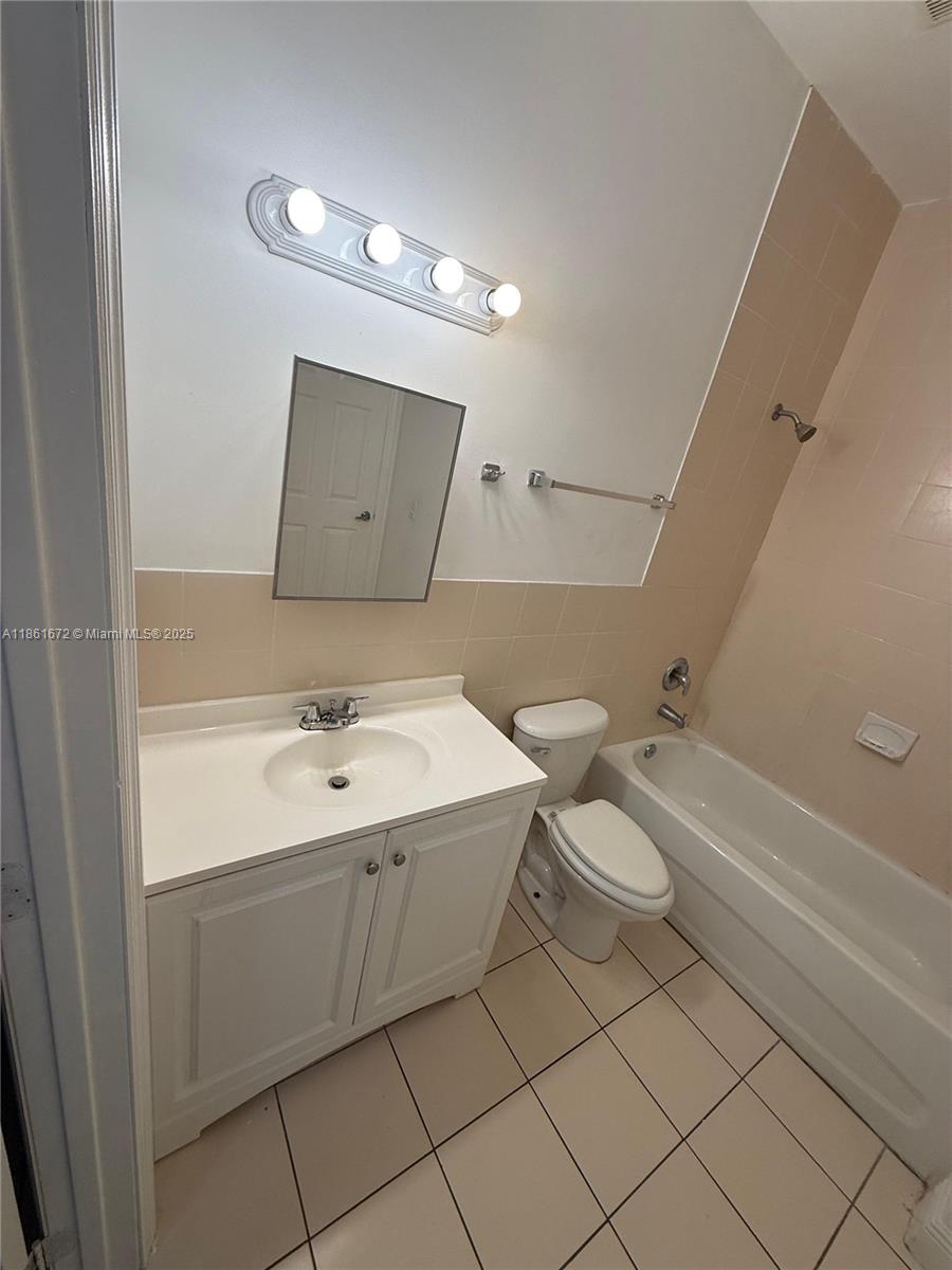 LAWRENCE EST LAND COS SUB - Residential Lease