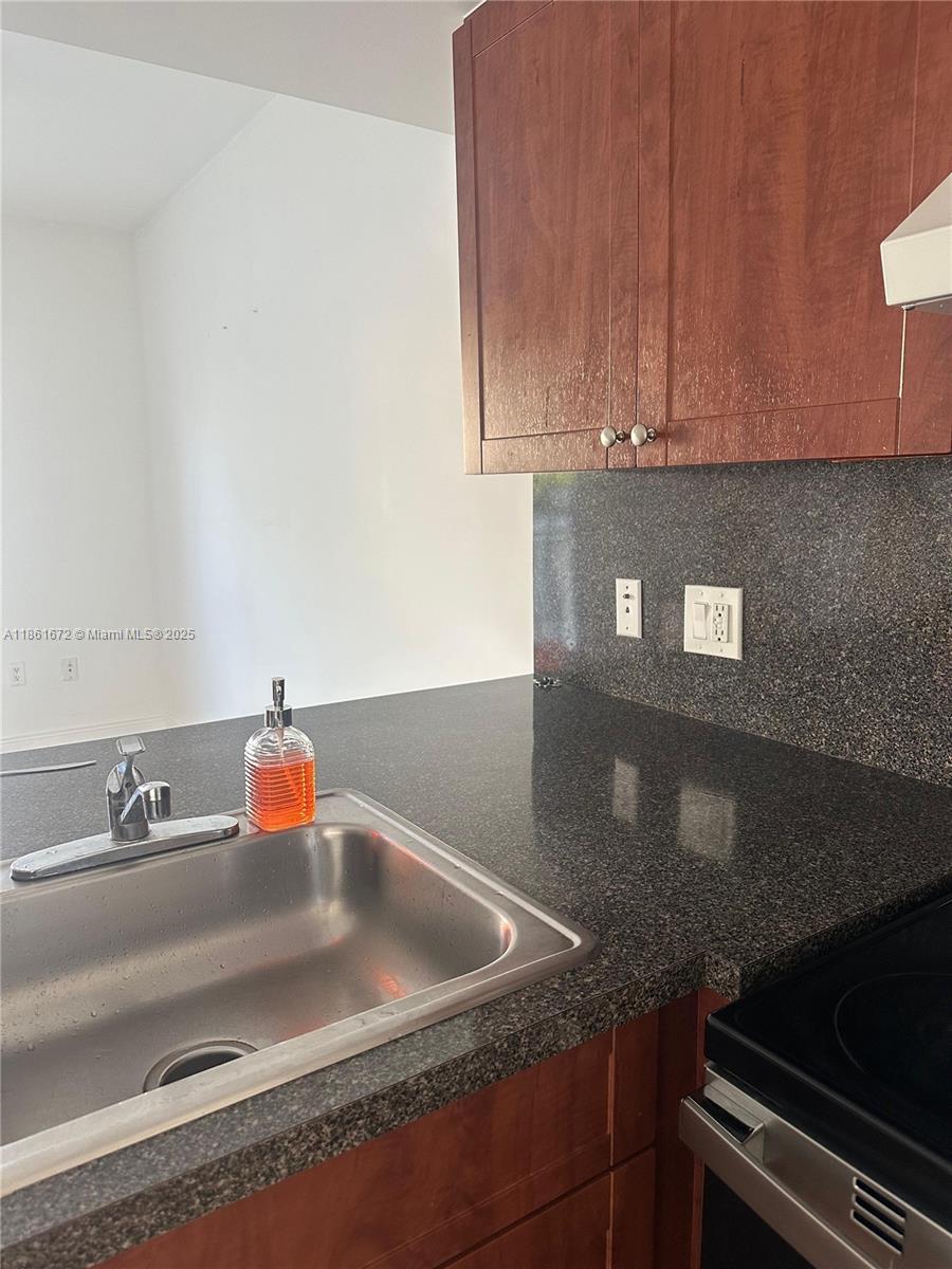 LAWRENCE EST LAND COS SUB - Residential Lease