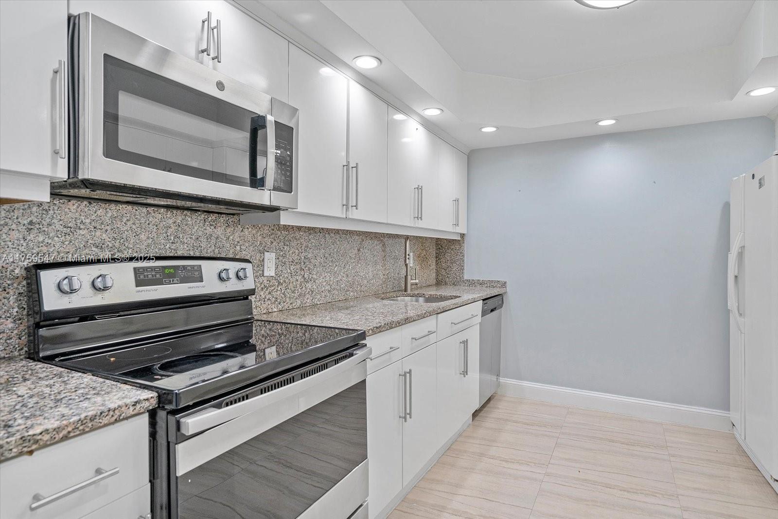 AVANT GARDE CONDO - Residential