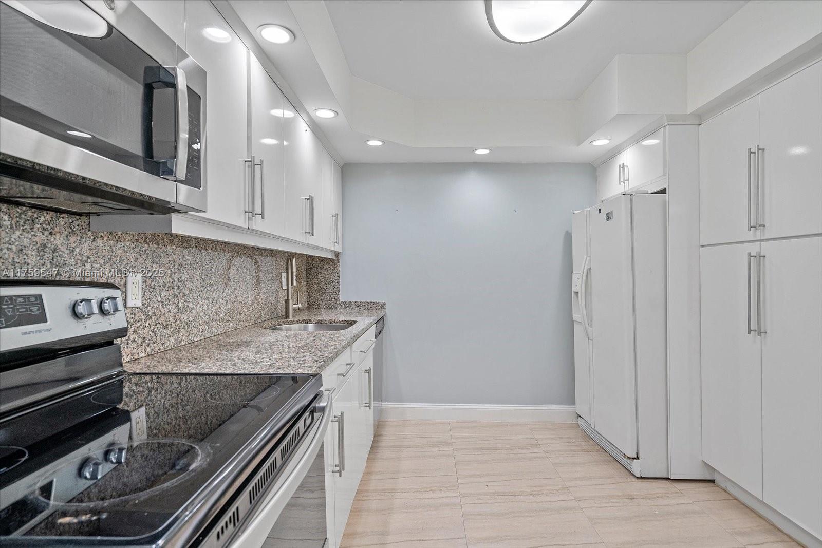 AVANT GARDE CONDO - Residential