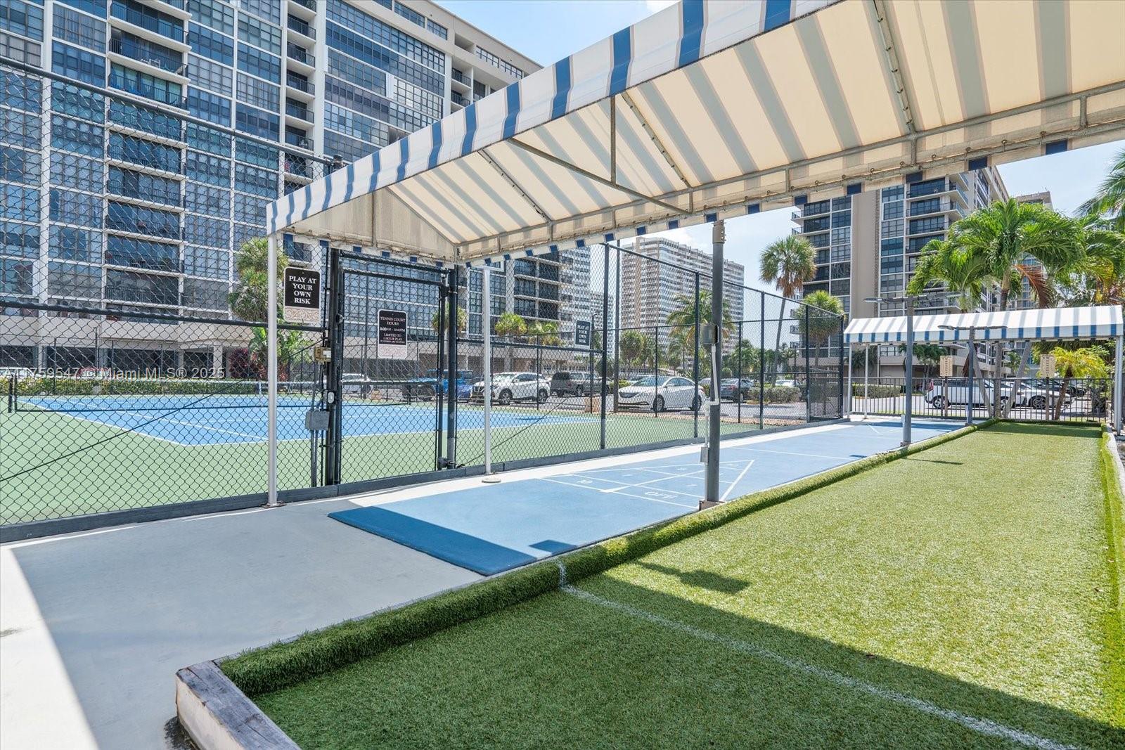 AVANT GARDE CONDO - Residential