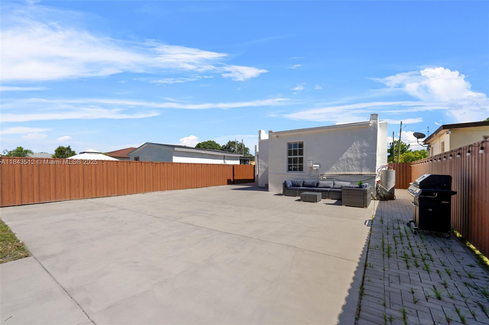 HIALEAH HEIGHTS - Residential