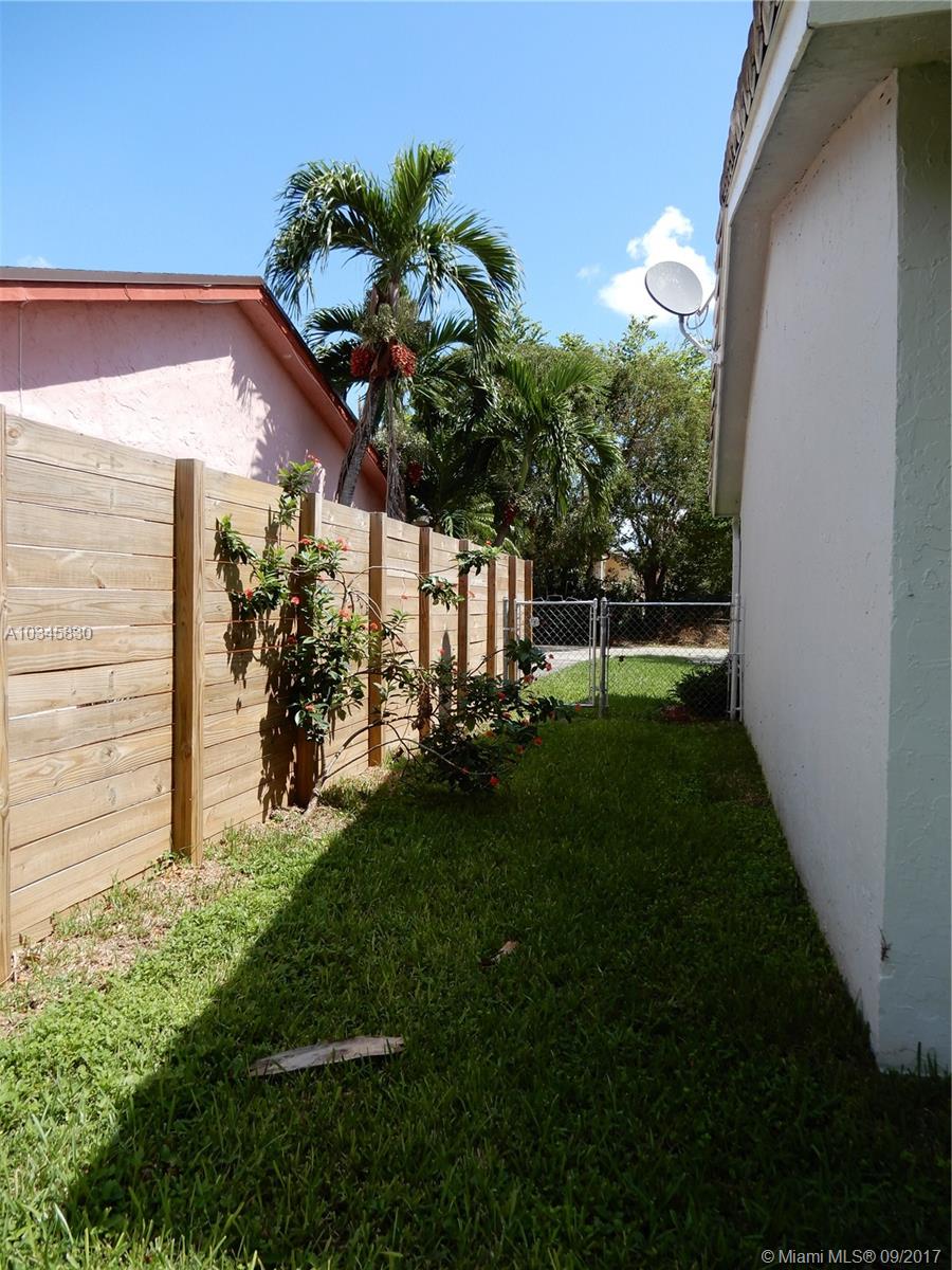SHORES-CALUSA - Residential Lease