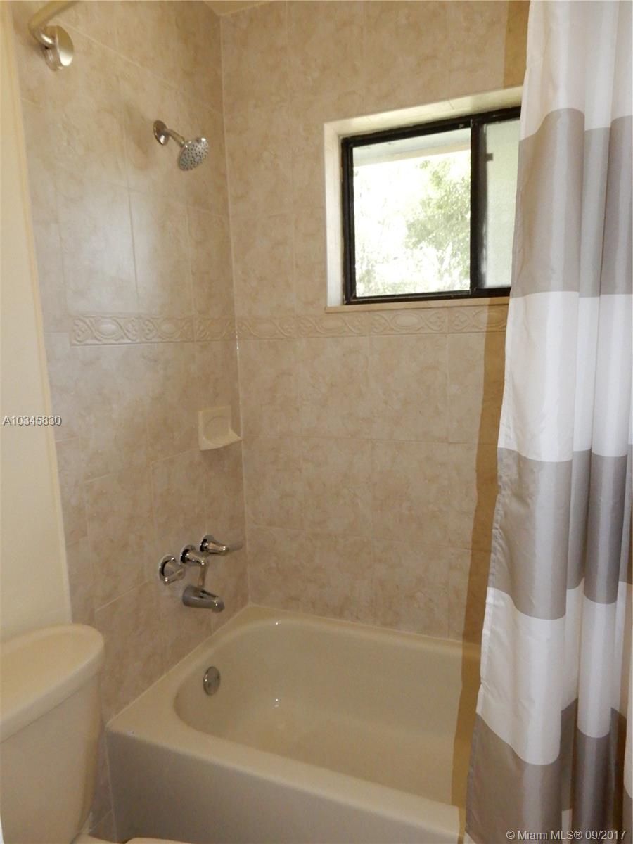 SHORES-CALUSA - Residential Lease