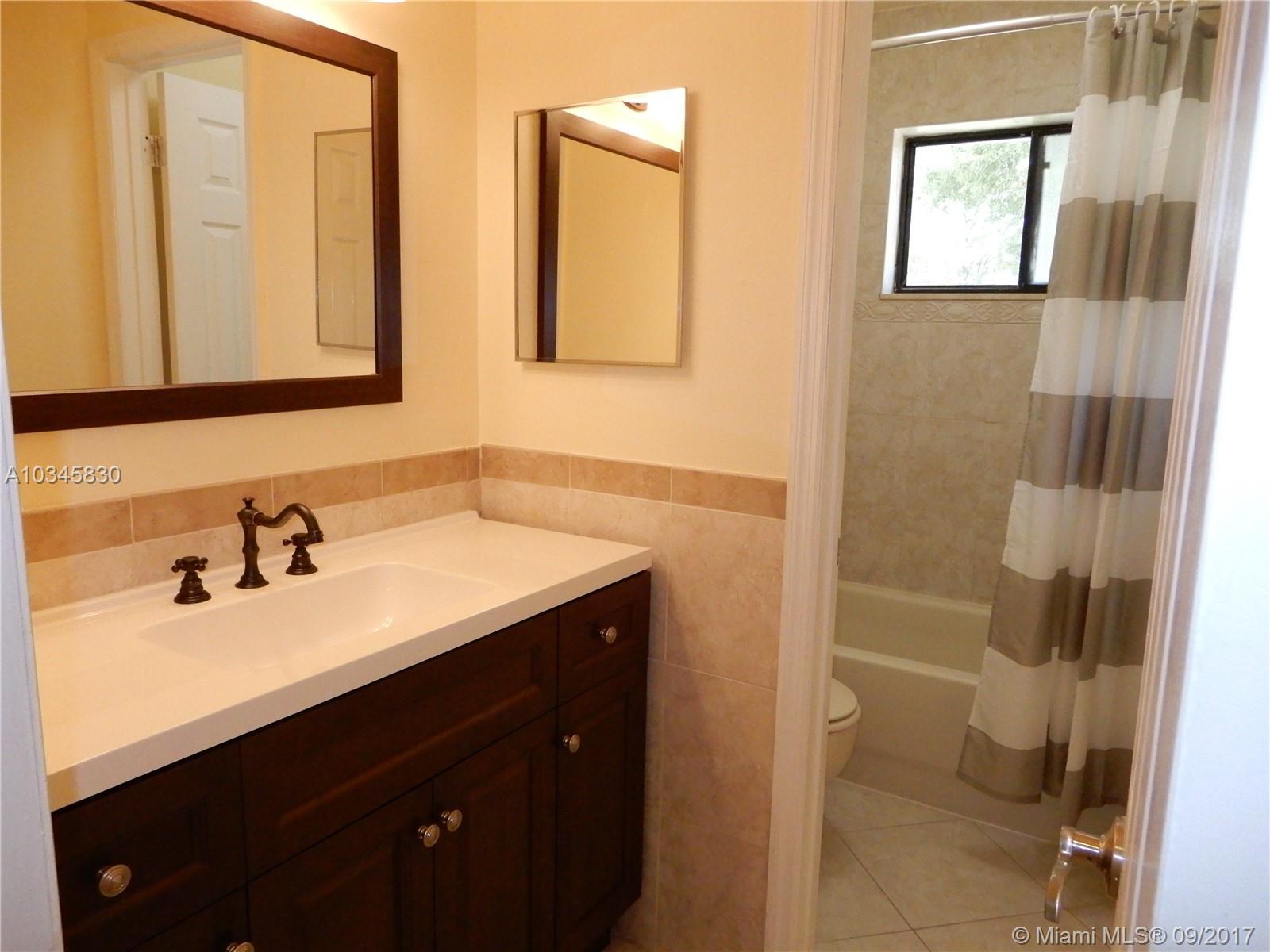 SHORES-CALUSA - Residential Lease