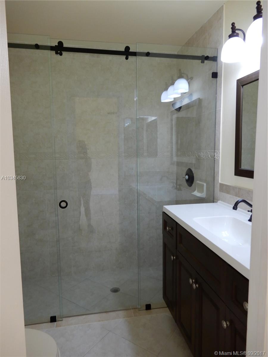 SHORES-CALUSA - Residential Lease