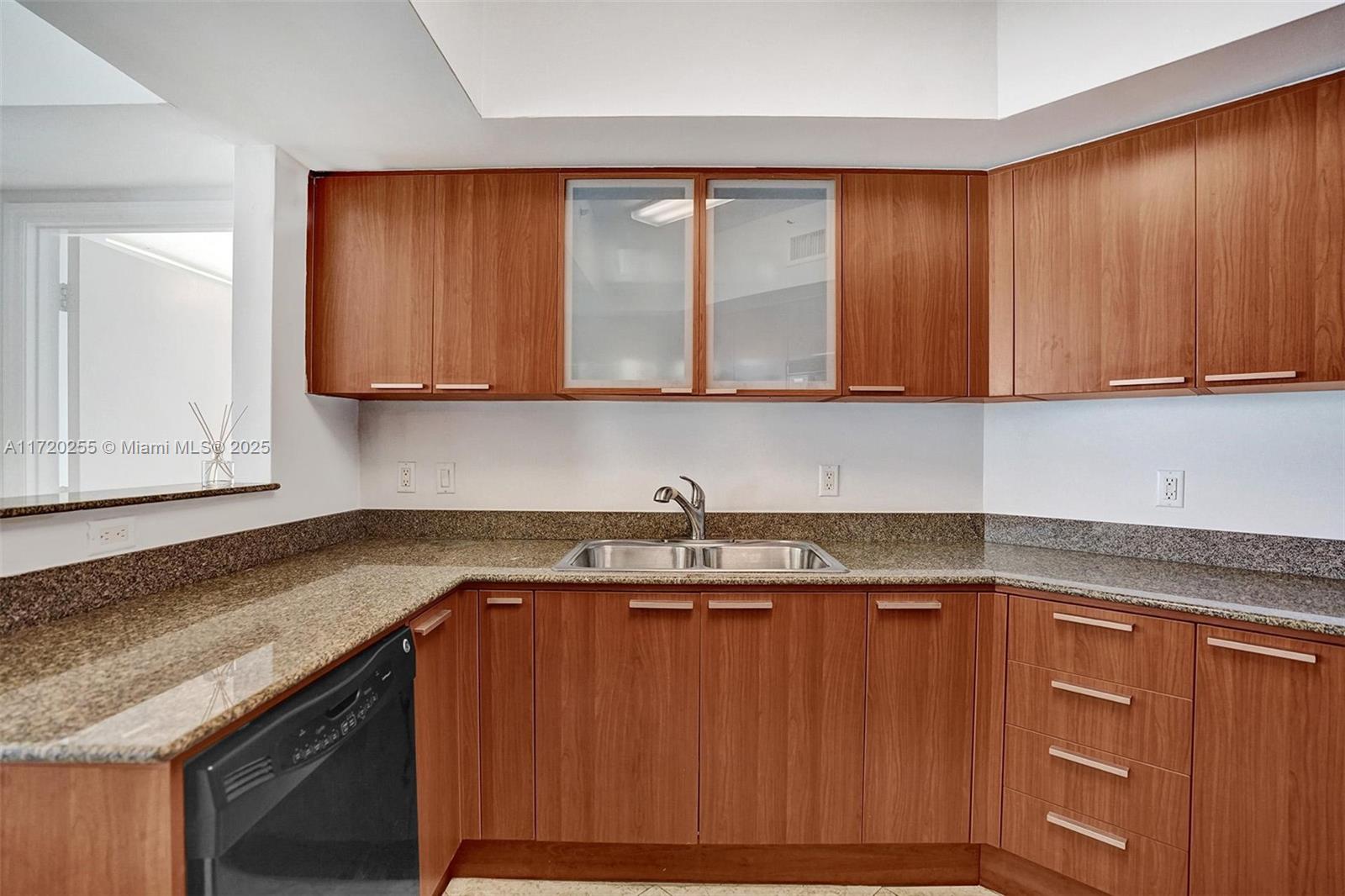 LA PERLA CONDO - Residential