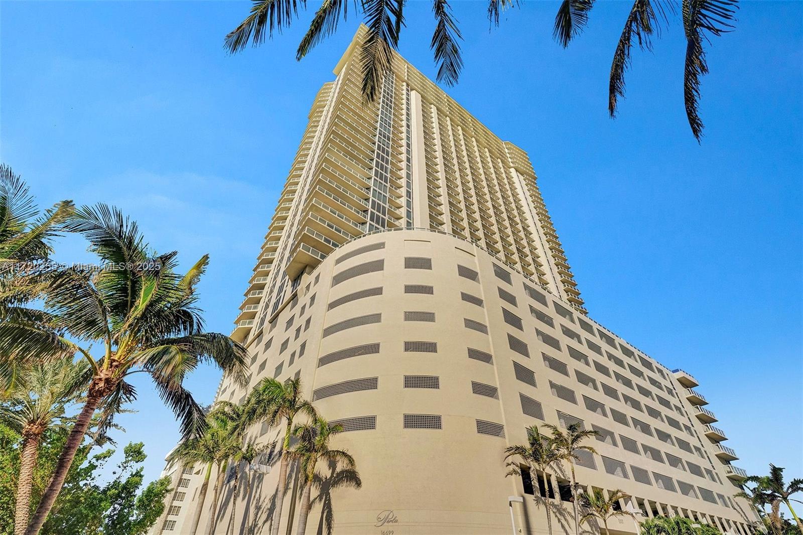 LA PERLA CONDO - Residential