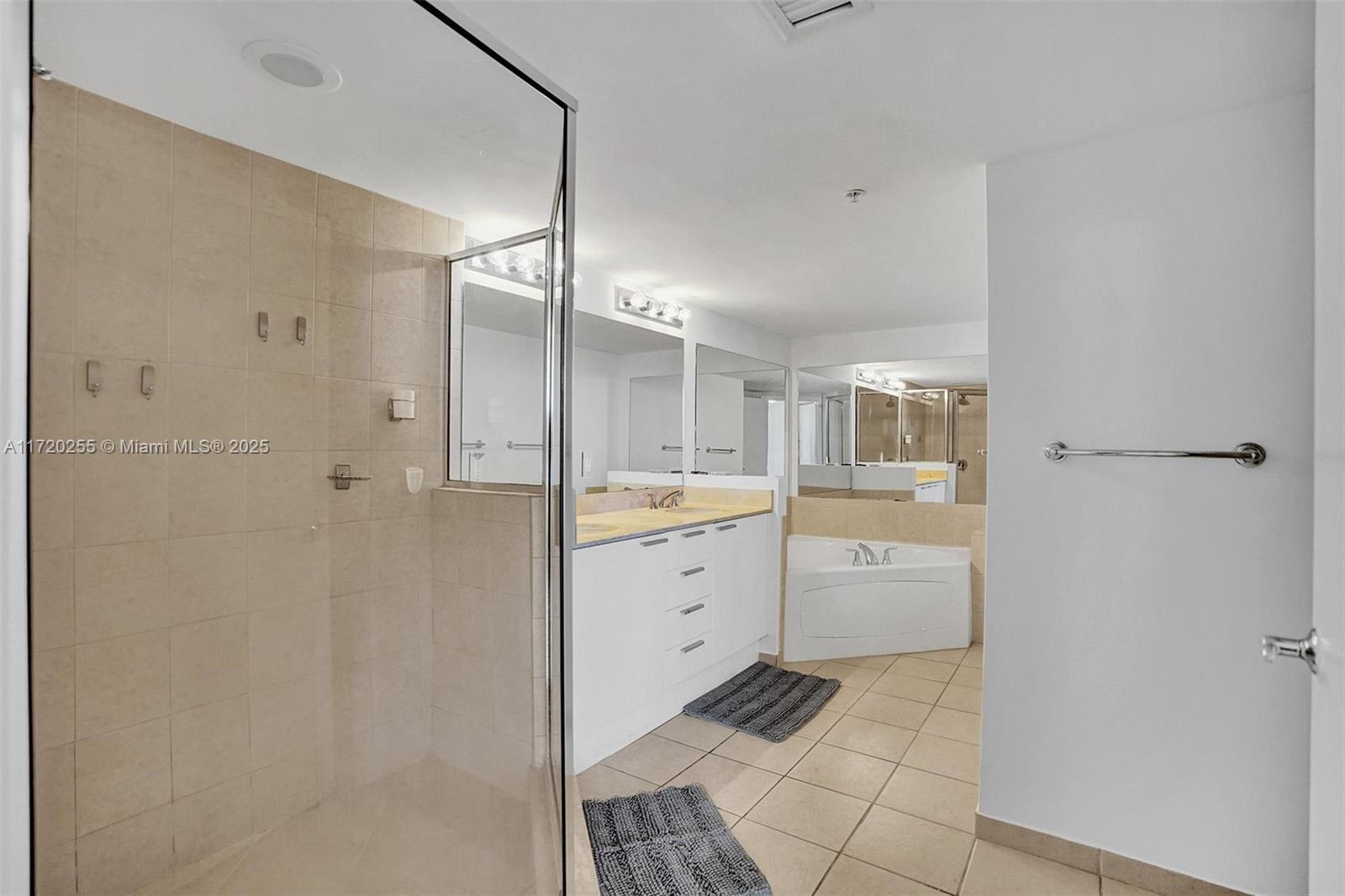 LA PERLA CONDO - Residential