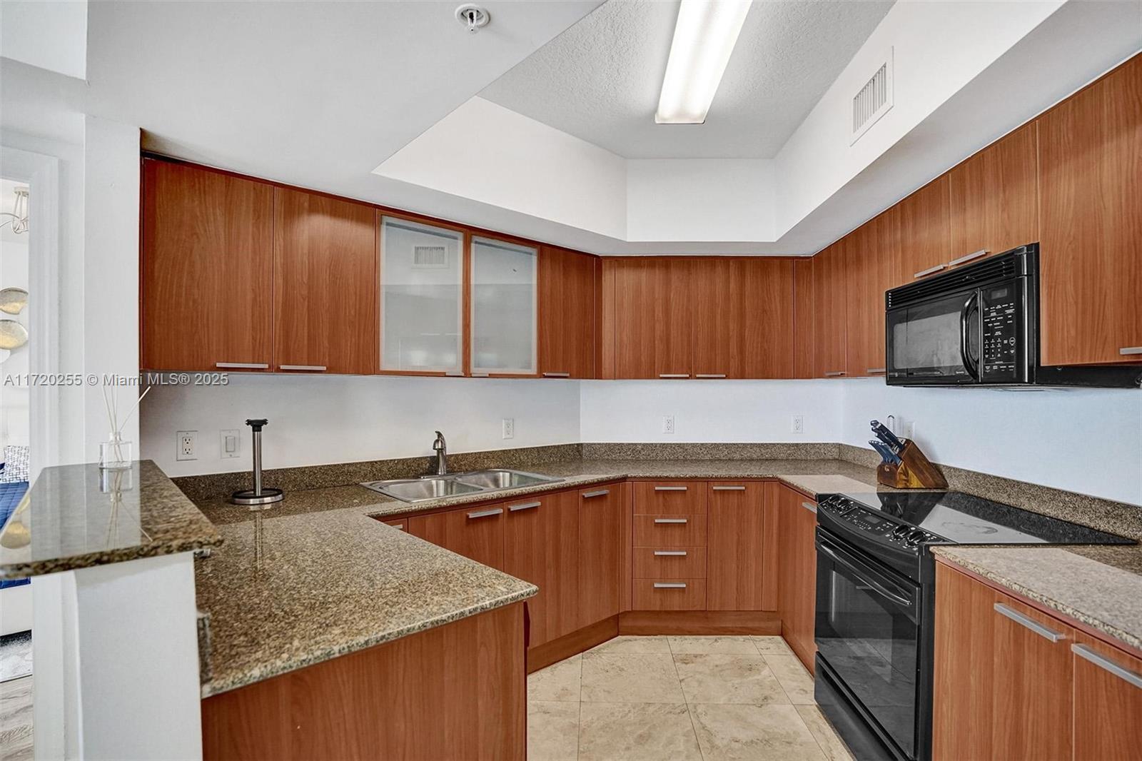 LA PERLA CONDO - Residential
