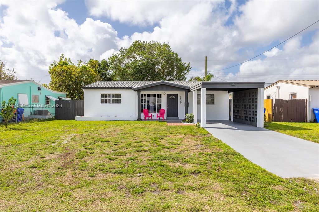 Photo of 6820 Park St, Hollywood, FL 33024 (MLS # A11994590)