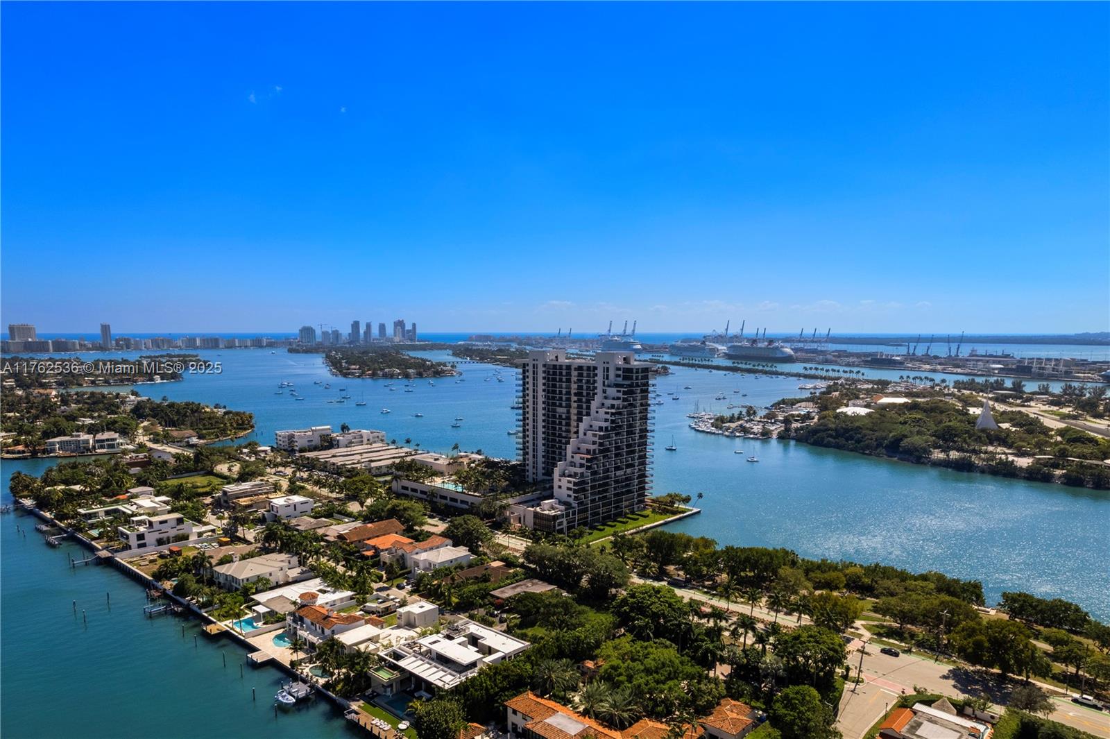 ONE THOUSAND VENETIAN WAY - Residential