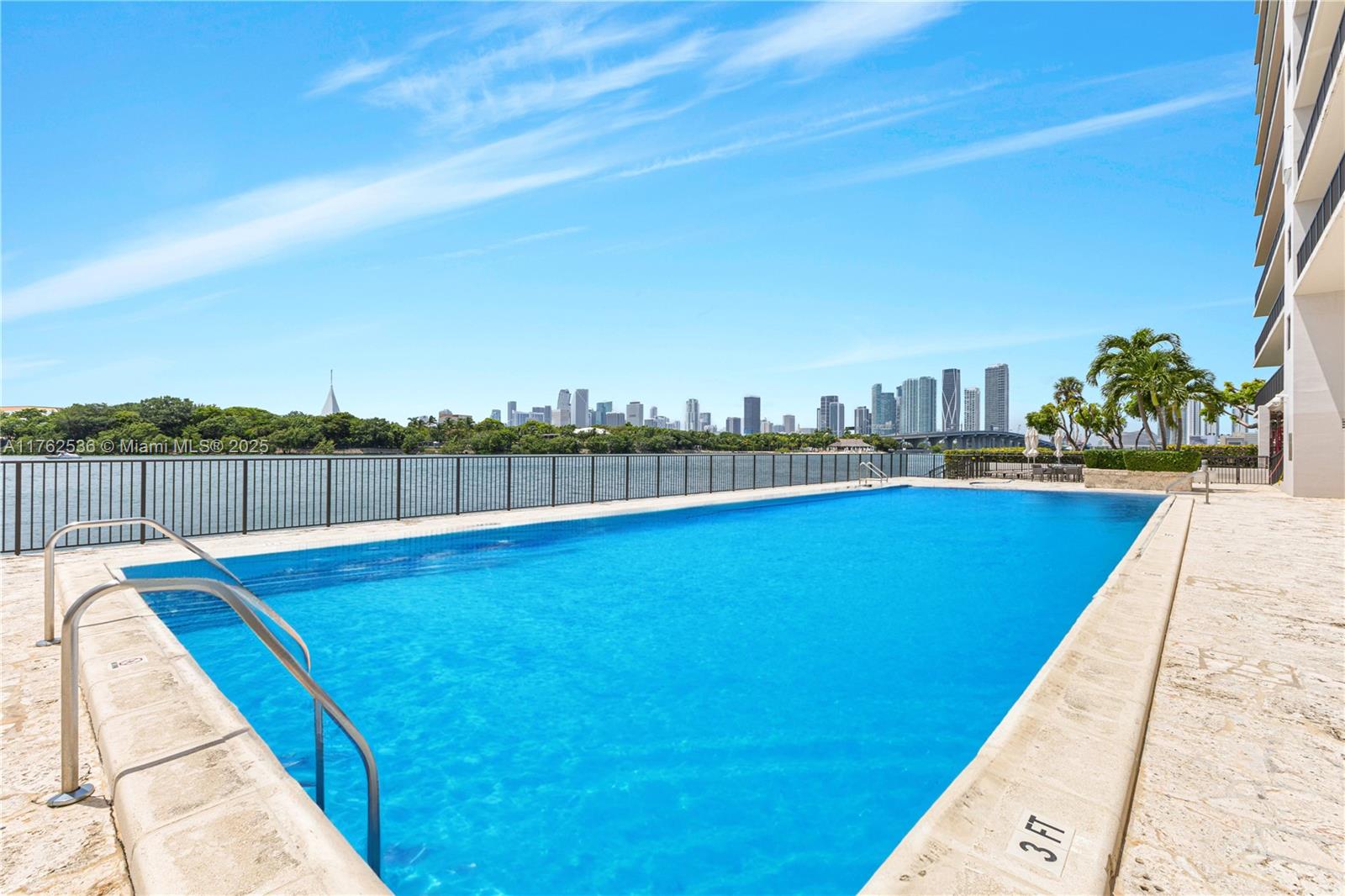 ONE THOUSAND VENETIAN WAY - Residential