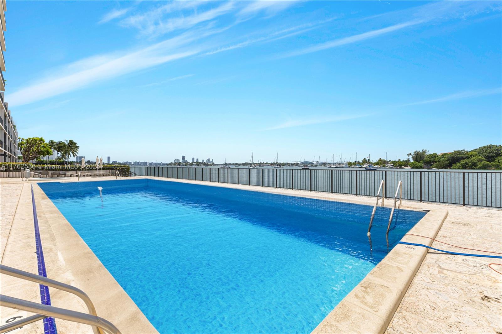 ONE THOUSAND VENETIAN WAY - Residential