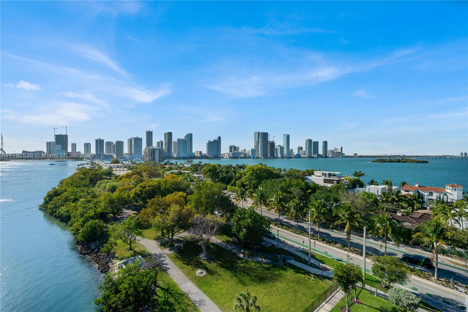 ONE THOUSAND VENETIAN WAY - Residential