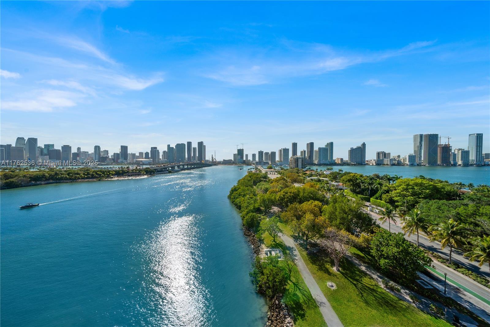 ONE THOUSAND VENETIAN WAY - Residential