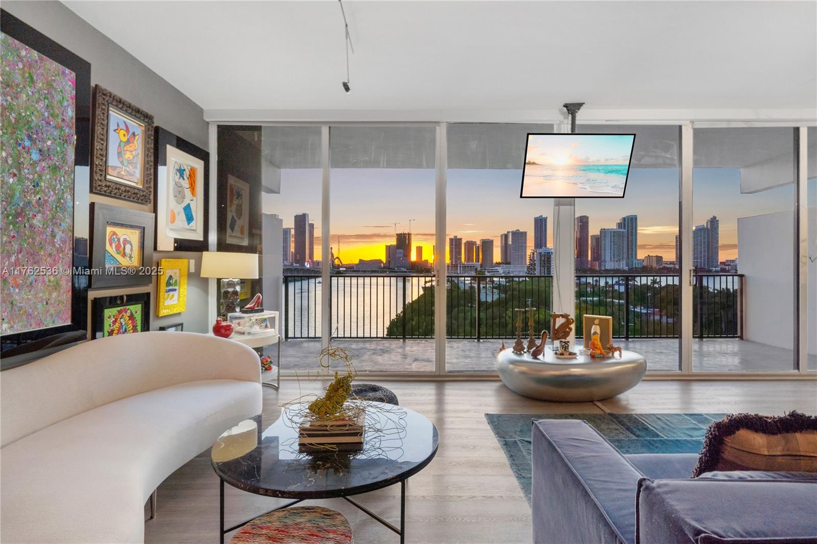 ONE THOUSAND VENETIAN WAY - Residential