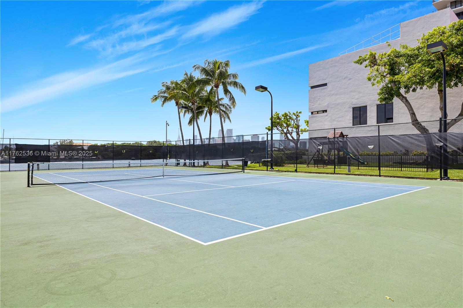 ONE THOUSAND VENETIAN WAY - Residential