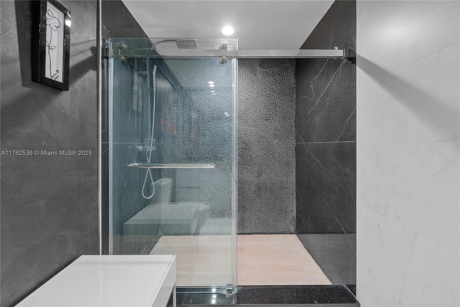 ONE THOUSAND VENETIAN WAY - Residential