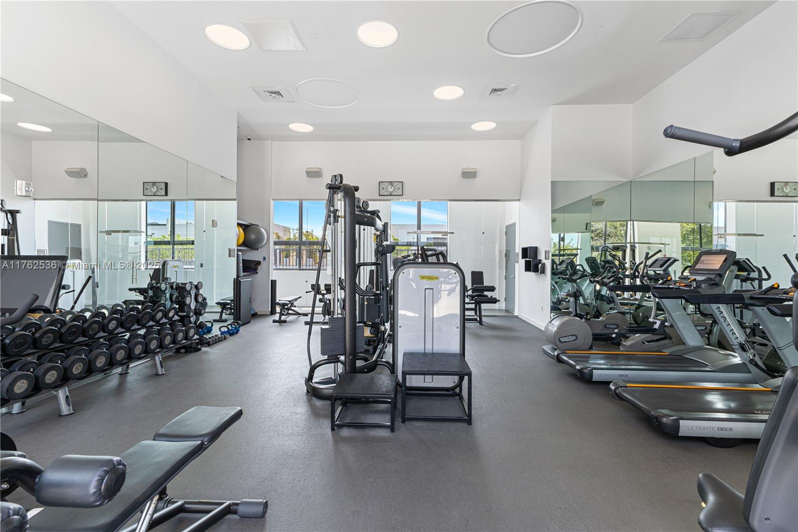 ONE THOUSAND VENETIAN WAY - Residential