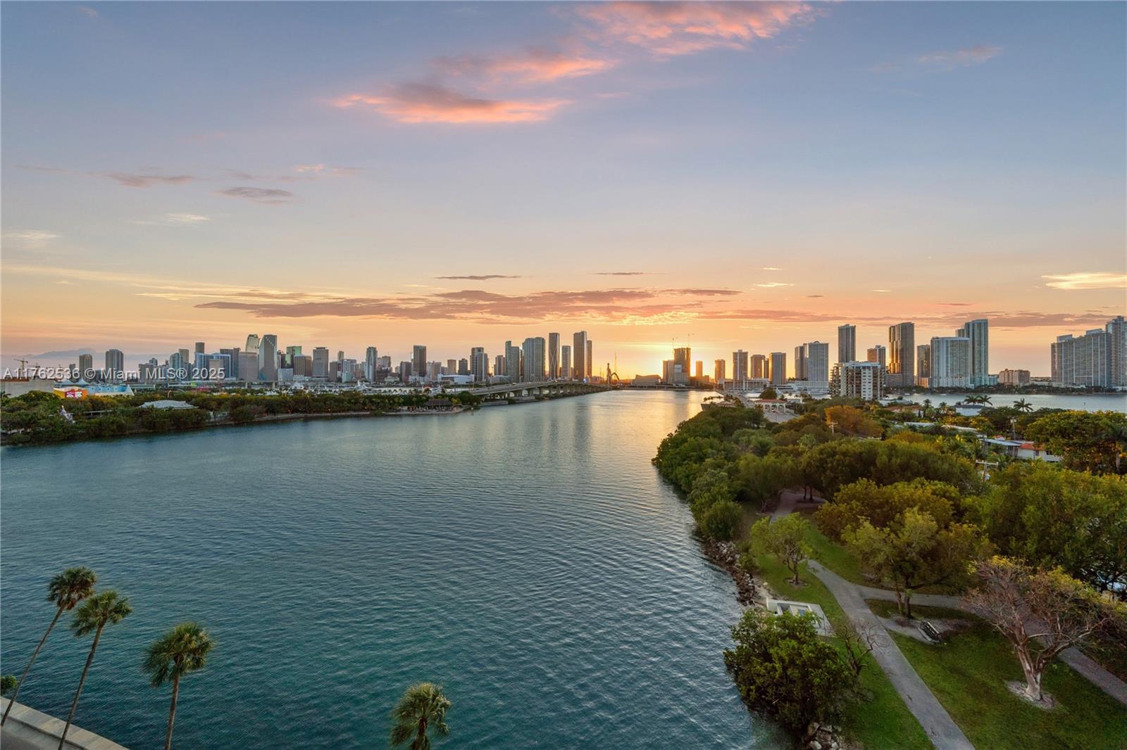 ONE THOUSAND VENETIAN WAY - Residential