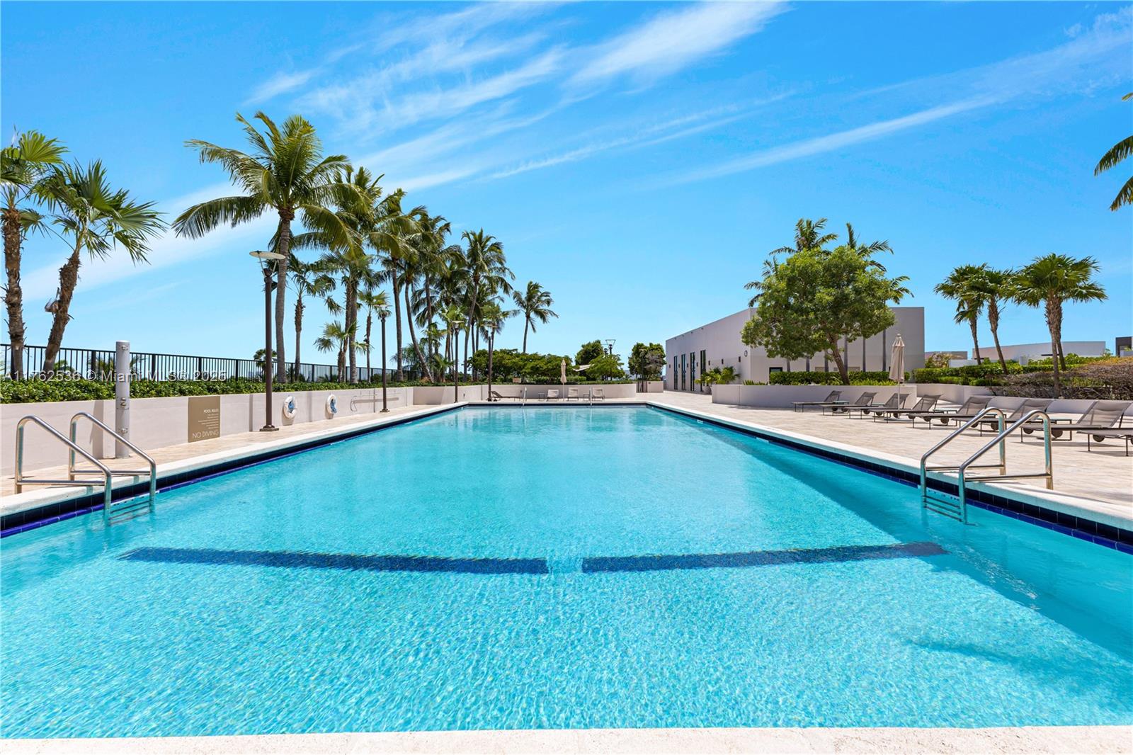 ONE THOUSAND VENETIAN WAY - Residential