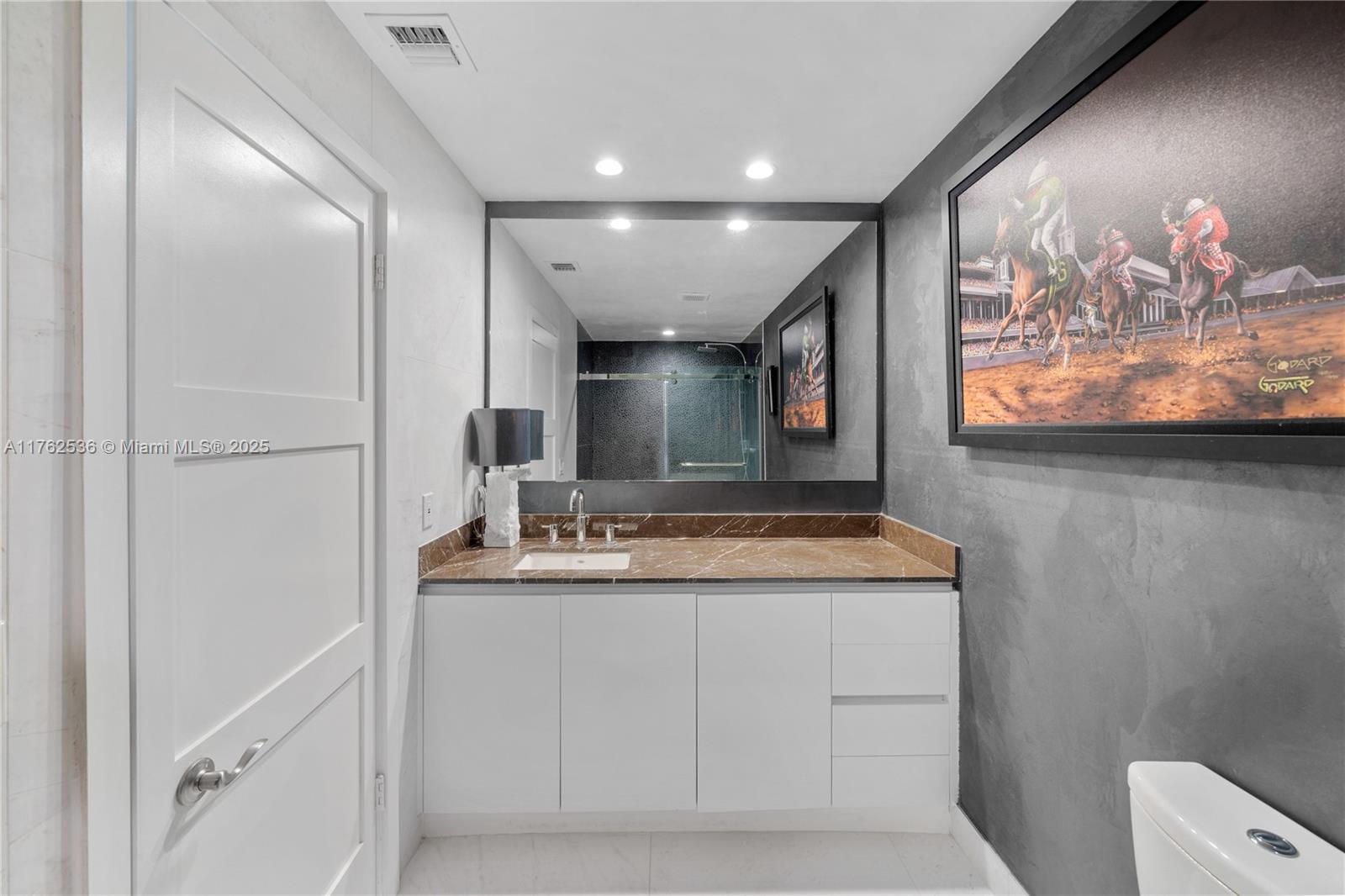 ONE THOUSAND VENETIAN WAY - Residential