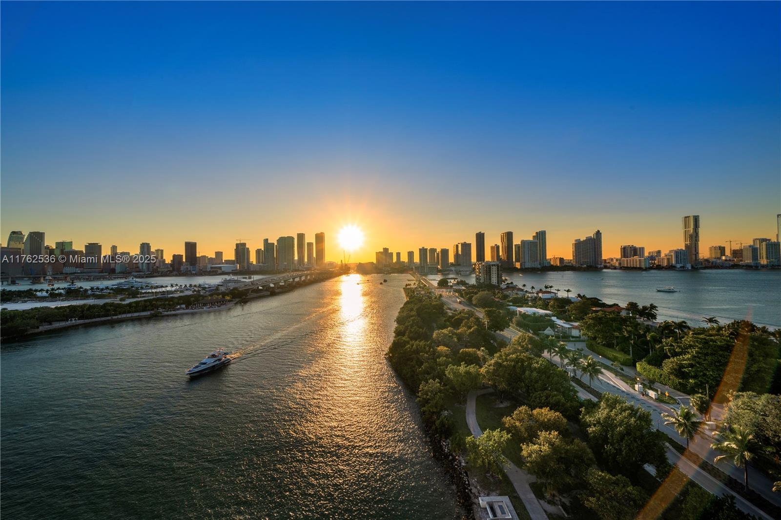 ONE THOUSAND VENETIAN WAY - Residential