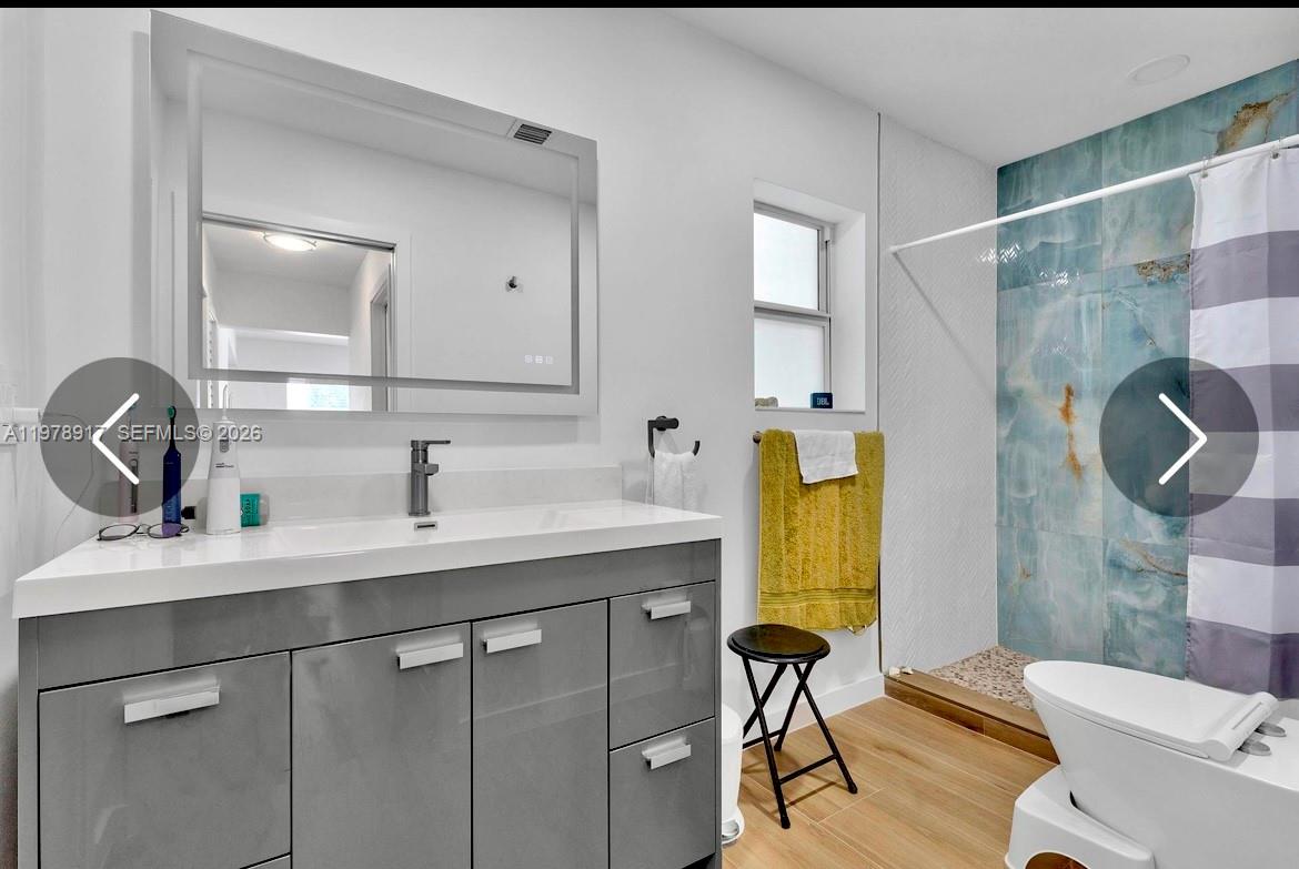 HOLLYWOOD - Residential Lease