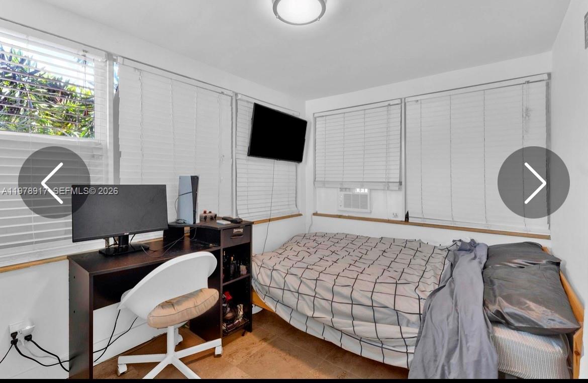 HOLLYWOOD - Residential Lease