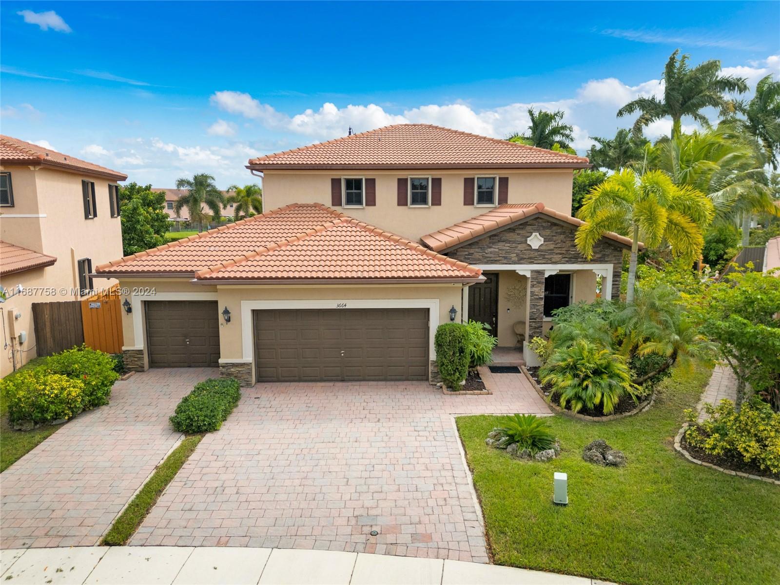 Property for Sale at 3664 Se 2nd Dr, Homestead, Miami-Dade County, Florida - Bedrooms: 5 
Bathrooms: 4  - $720,000