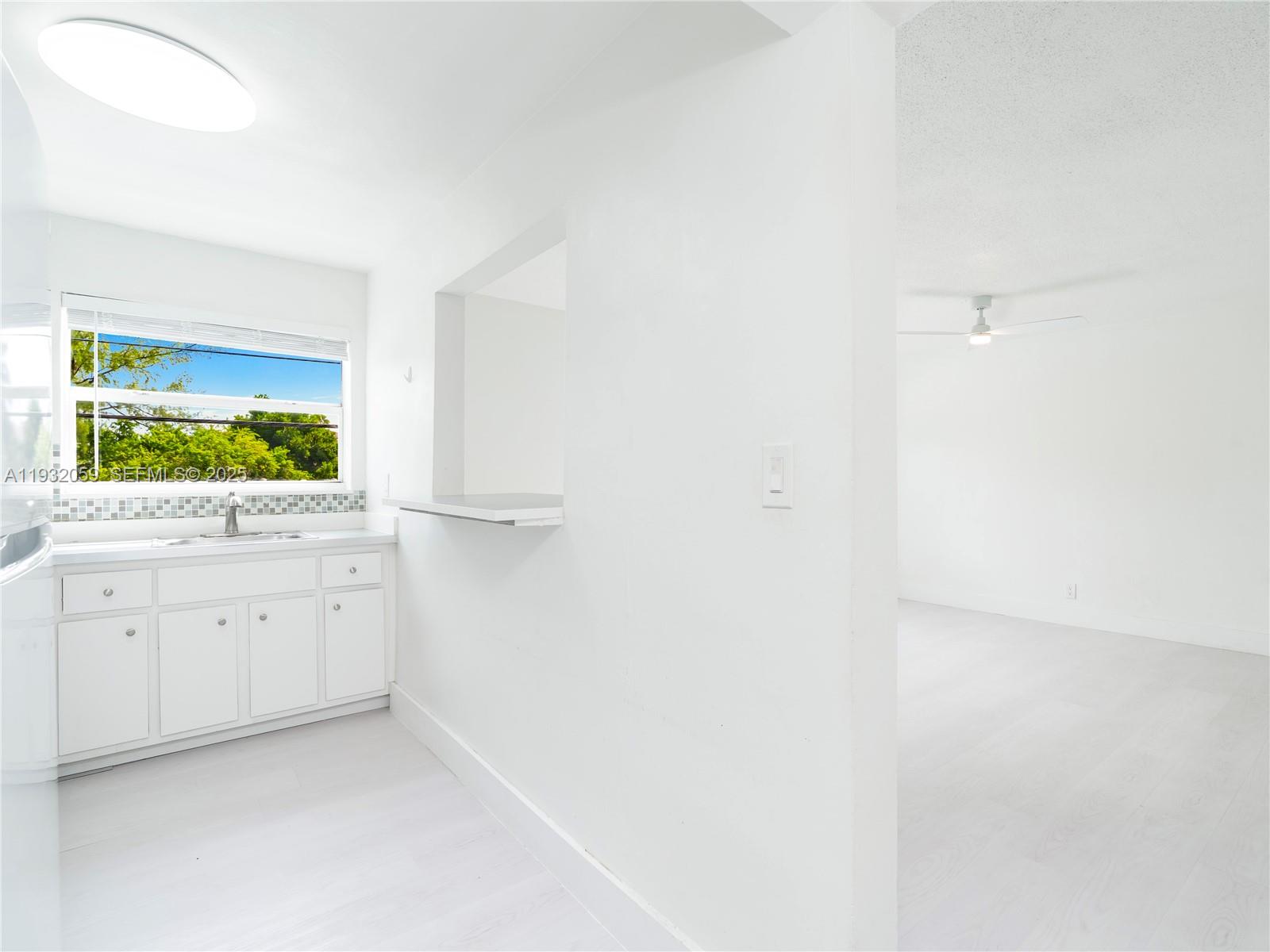 EVERGLADE LAND SALES CO - Residential Lease