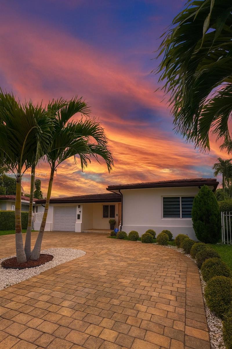Incredible rental opportunity in Coral Gables! This charming home at 146 Ponce de León Blvd combines comfort and style in one of the most prestigious and secure neighborhoods. With 3 bedrooms and 2 bathrooms, this newly updated residence features a covered garage, a new roof, impact windows, and a gas generator for added peace of mind. Located near shops, parks, and with easy access to major roads, this property is move-in ready as of September 11th. Don’t miss the chance to live in a prime Miami area! Enjoy a home featuring its own water well, gas-powered generator, and modern lighting throughout. The perfect blend of comfort and functionality in a prime location.
rental requirements: proof of income, background check, and no pets allowed. First month and two months’ deposit required.