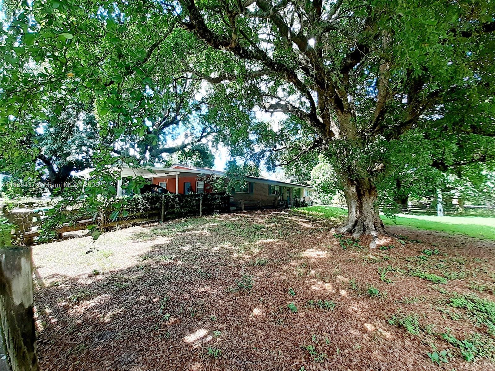 13851 SW 26th St, Davie, FL, 33325/$1,399,900 1 13851 SW 26th St