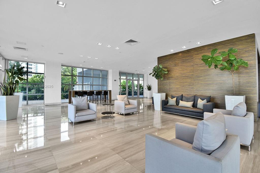 THE WAVERLY AT SOUTH BEAC - Residential