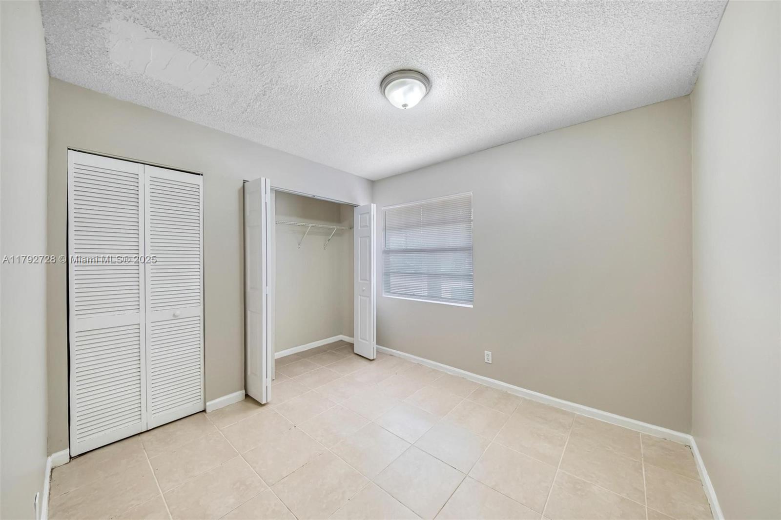 NORTH LAUDERDALE ESTATES - Residential