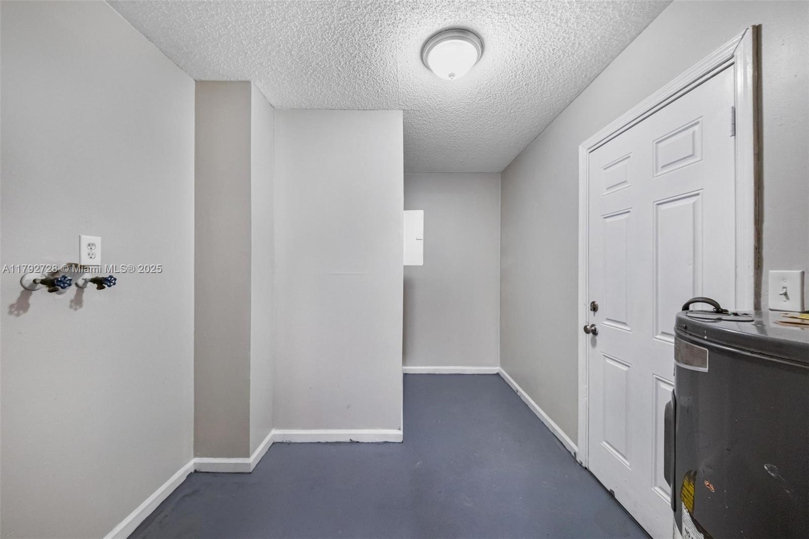 NORTH LAUDERDALE ESTATES - Residential