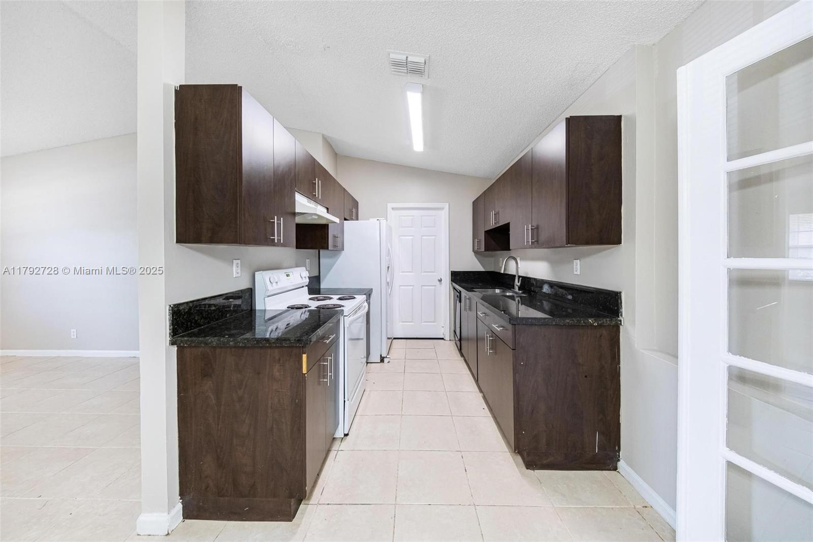 NORTH LAUDERDALE ESTATES - Residential