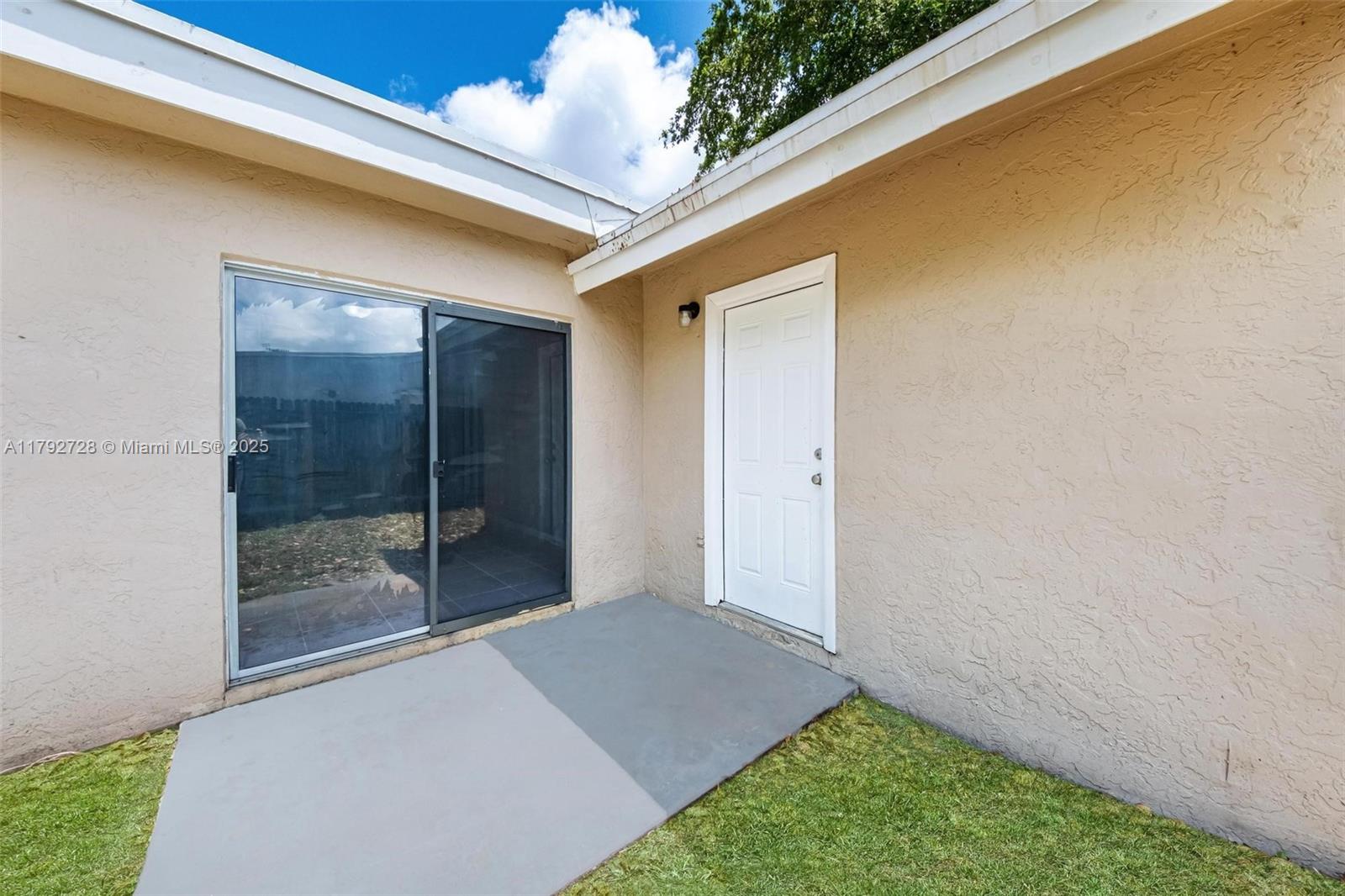 NORTH LAUDERDALE ESTATES - Residential