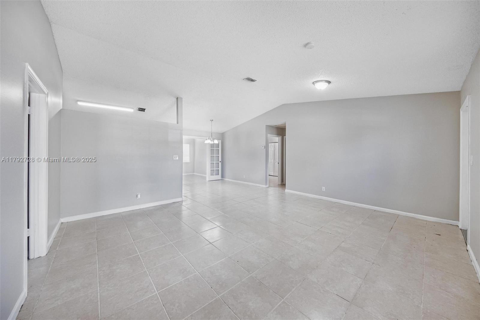 NORTH LAUDERDALE ESTATES - Residential