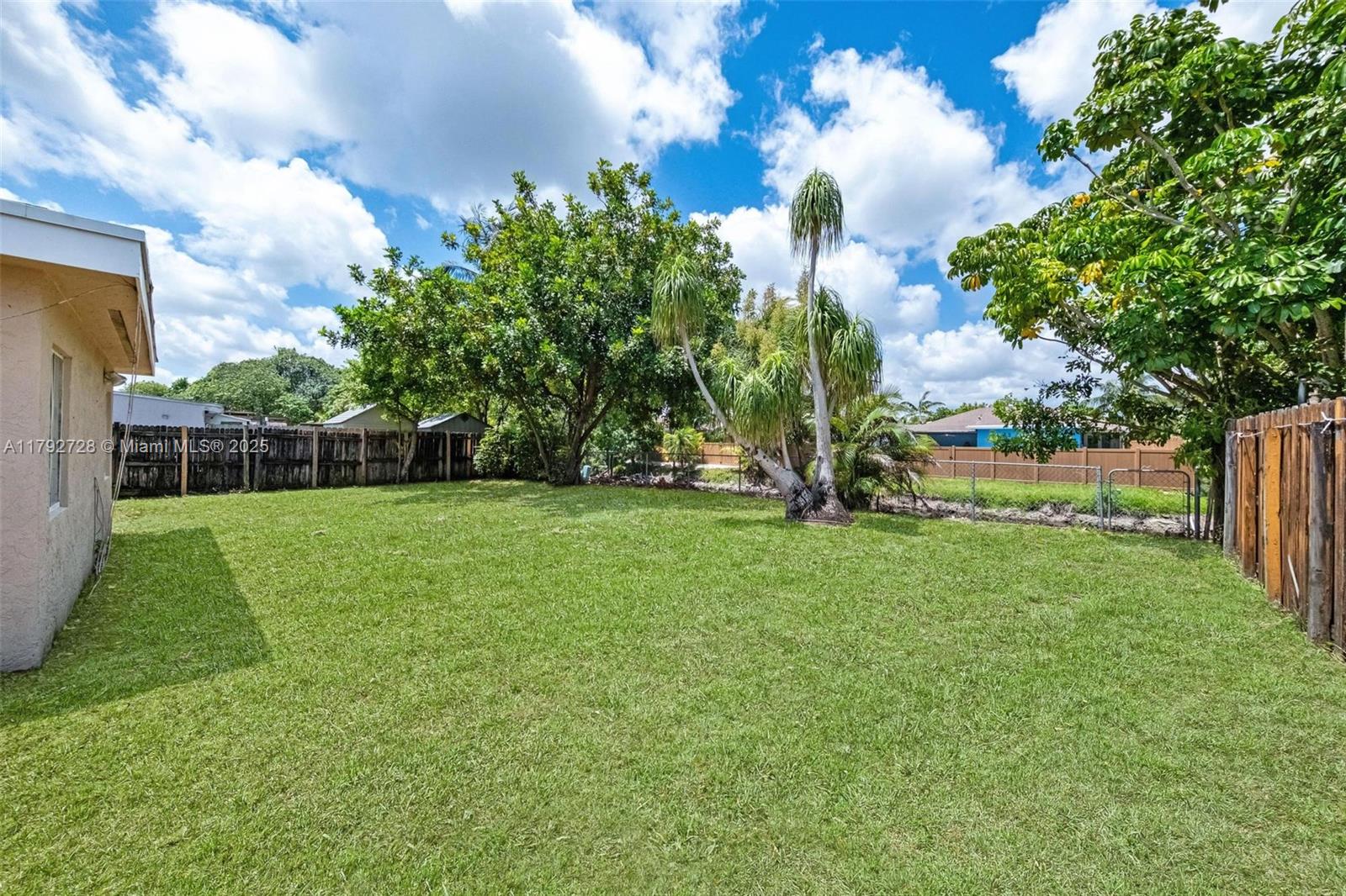 NORTH LAUDERDALE ESTATES - Residential