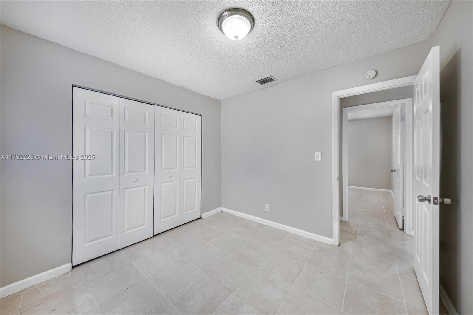 NORTH LAUDERDALE ESTATES - Residential