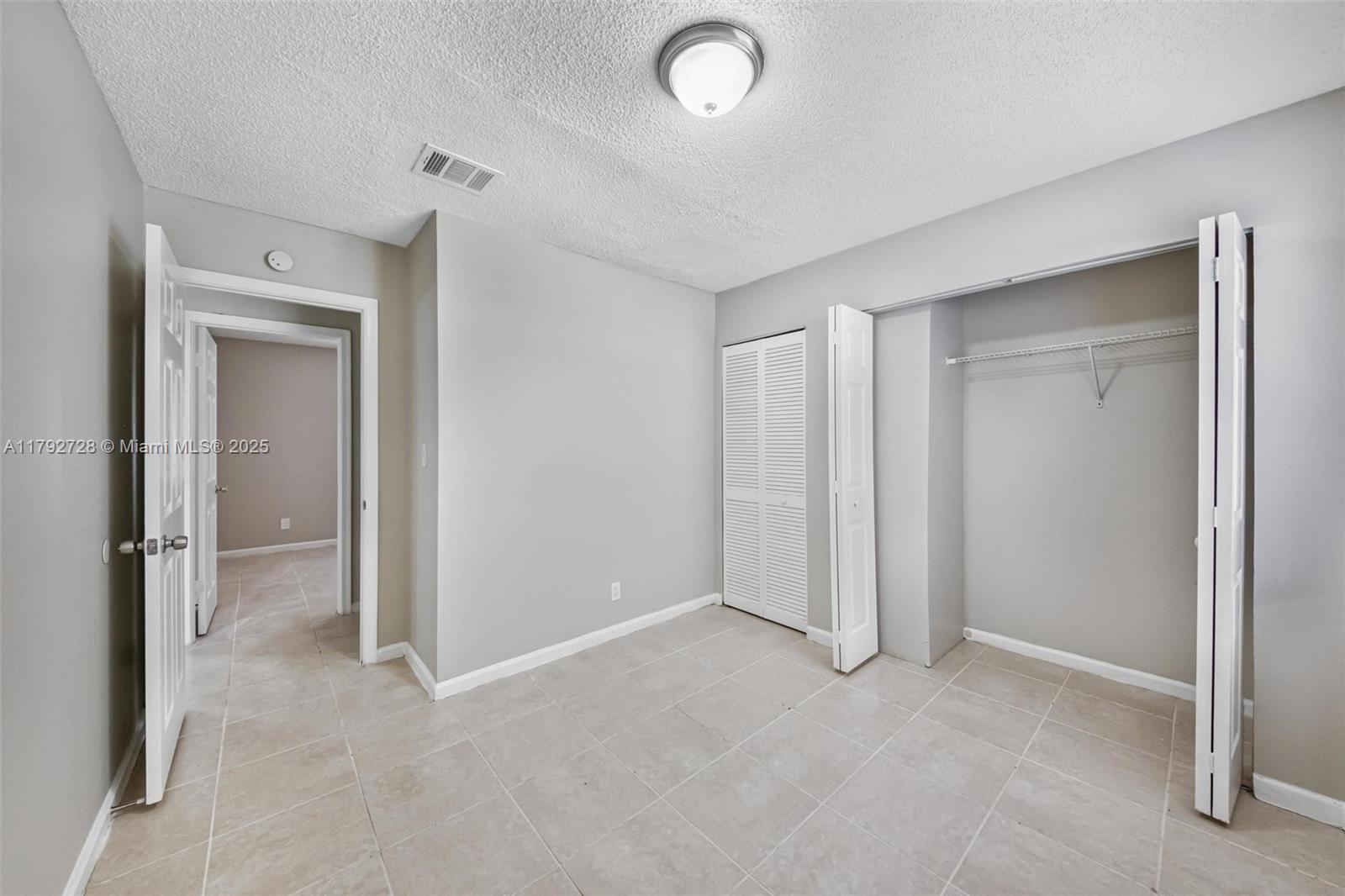 NORTH LAUDERDALE ESTATES - Residential