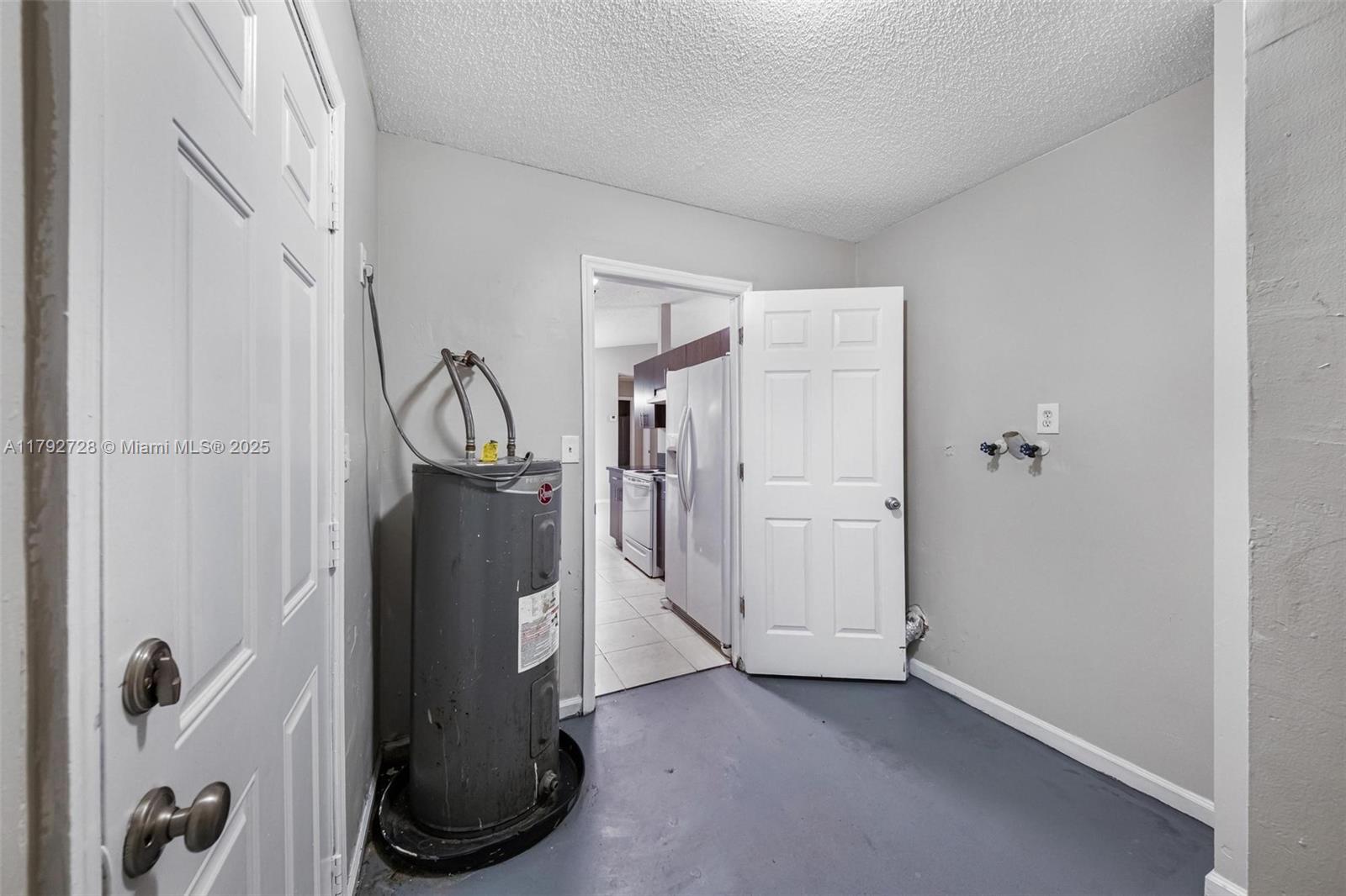 NORTH LAUDERDALE ESTATES - Residential