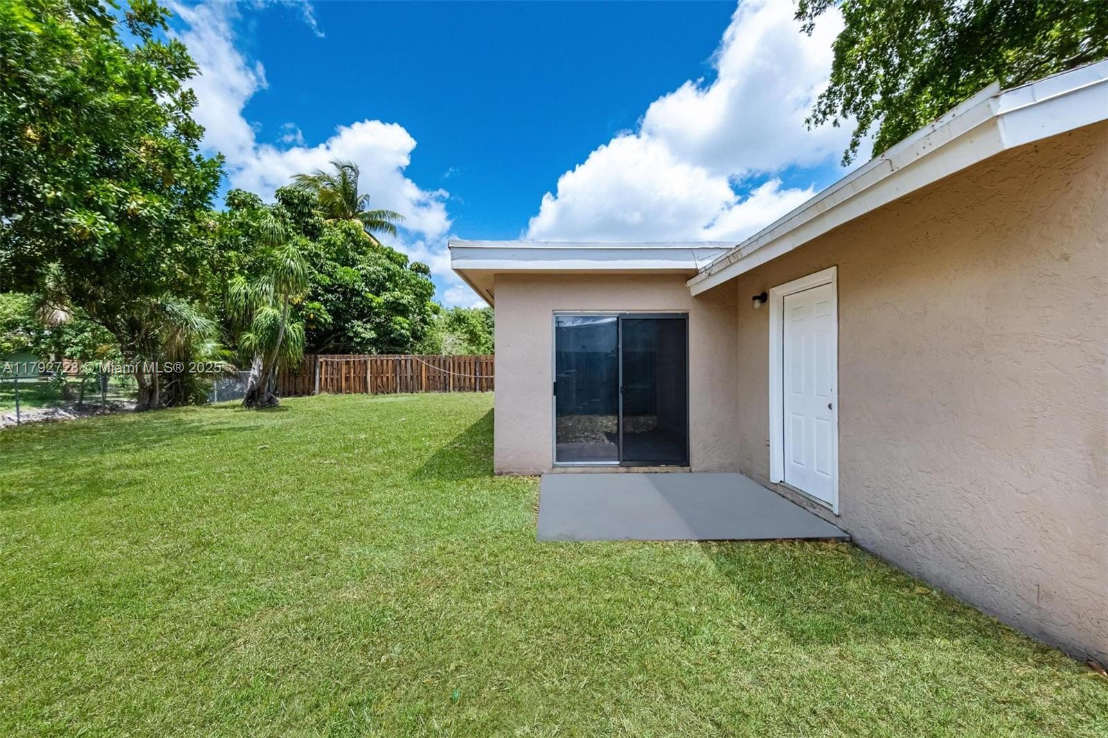 NORTH LAUDERDALE ESTATES - Residential