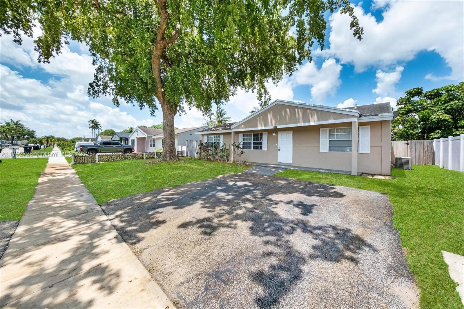 1251 SW 73rd Ave