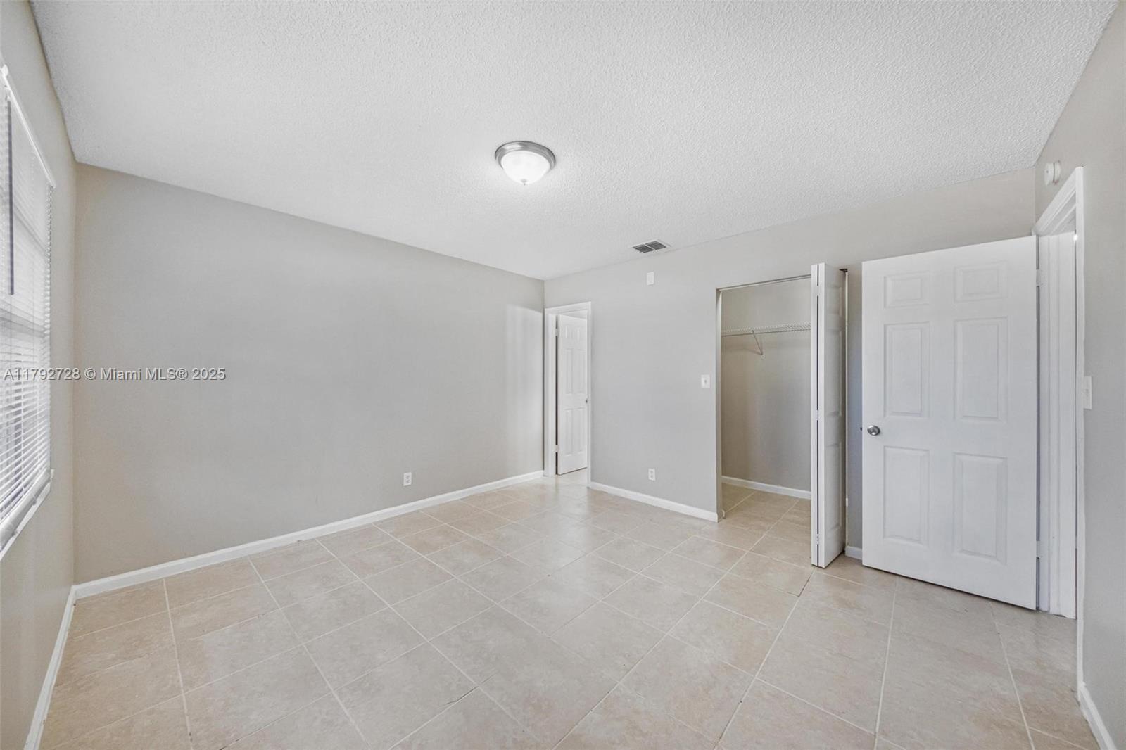 NORTH LAUDERDALE ESTATES - Residential