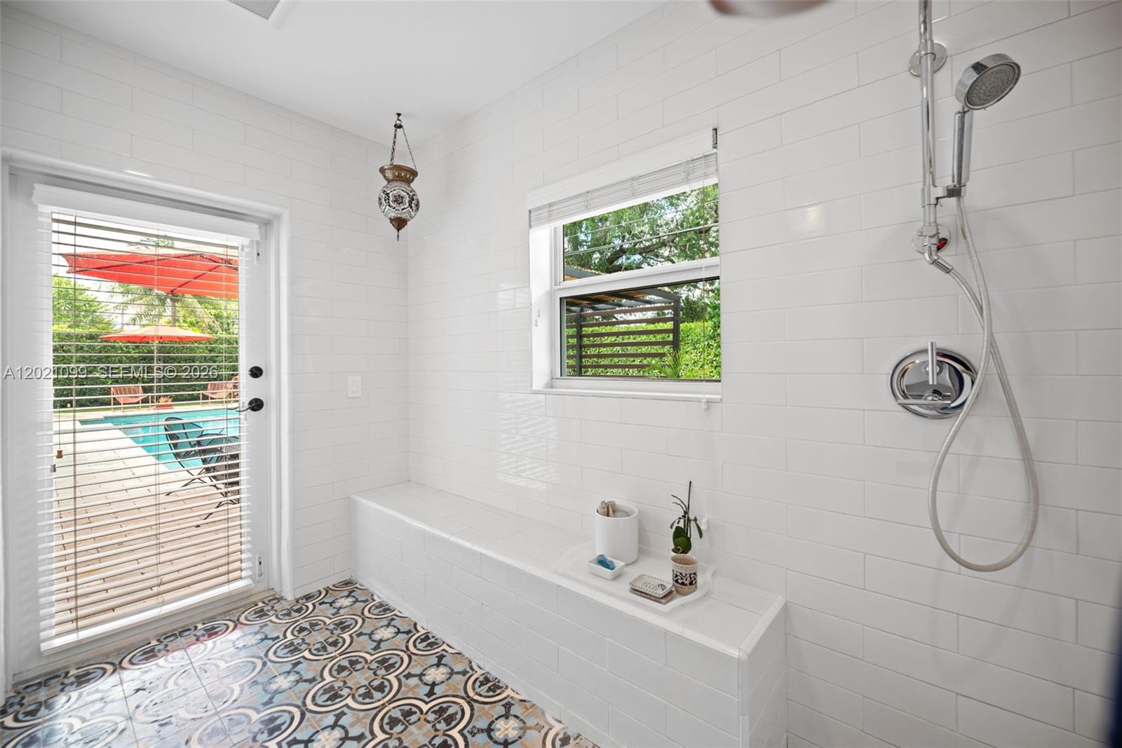 COUNTRY CLUB ESTATES SEC - Residential